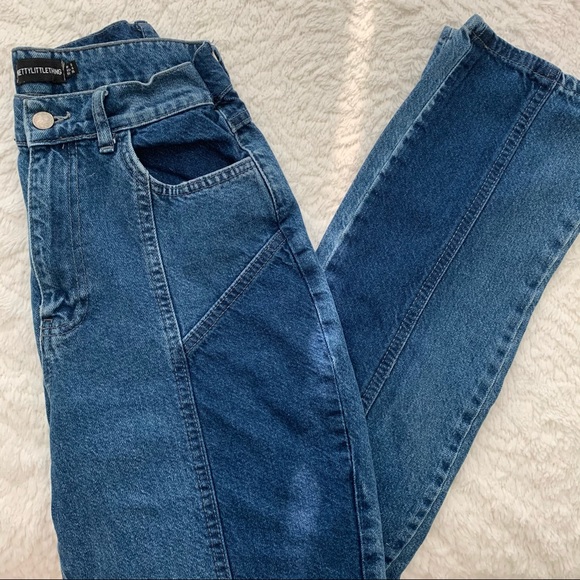 PRETTYLITTLETHING- two toned mid blue wash jeans - Picture 3 of 7